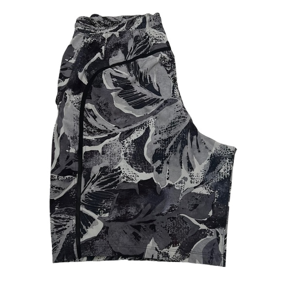 Lululemon Pace Breaker Short 9" *Liner Medium - Picture 3 of 7